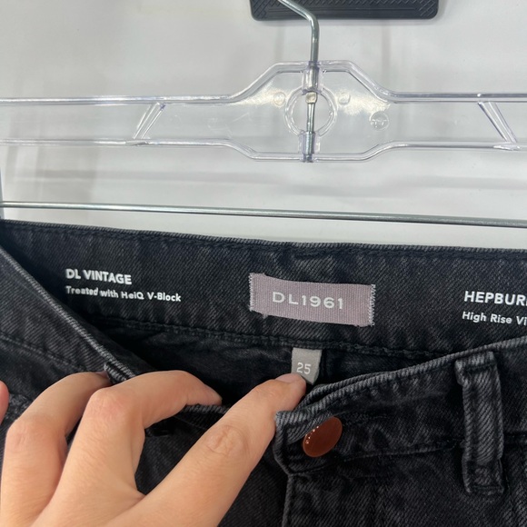 DL1961 Hepburn Wide Leg High Rise Vintage Jeans Distressed Hems - Picture 3 of 8